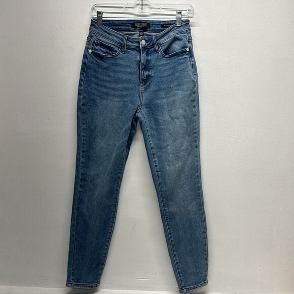 Judy Blue Relaxed Fit Mid Rise Mackenzie Skinny Jean Blue Stretch Size 5 27 - Picture 1 of 8